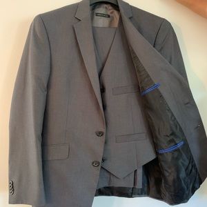 Mens Kenneth Cole Reaction Suit